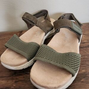 Easy Spirit Olive Green Suede and Mesh Strap Sandals Size 8.5W
